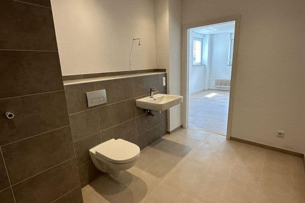 Pronájem bytu 2+1 55 m², Siegfriedstr. 26, Reichelsheim Pronájem bytu 2+1 55 m², Siegfriedstr. 26, Reichelsheim