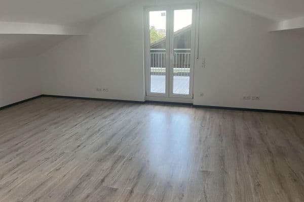 Pronájem bytu 2+1 104 m², Gangkofen Pronájem bytu 2+1 104 m², Gangkofen