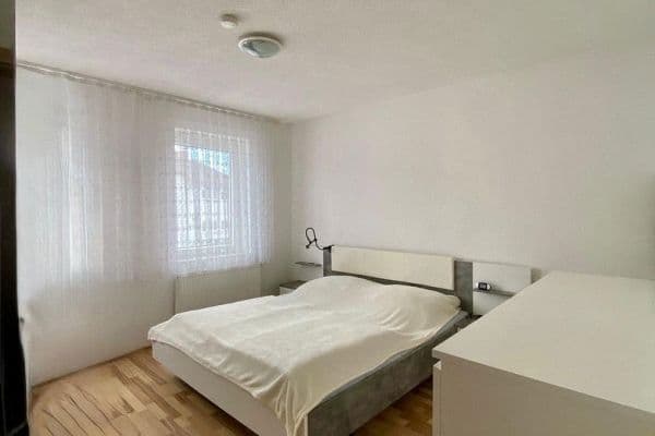 Pronájem bytu 4+1 80 m², Abstatter Straße 36, Untergruppenbach Pronájem bytu 4+1 80 m², Abstatter Straße 36, Untergruppenbach