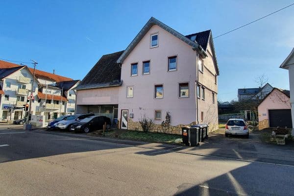Prodej domu 460 m², pozemek 821 m², Reutlingen Prodej domu 460 m², pozemek 821 m², Reutlingen