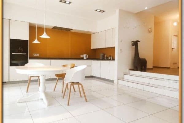 Pronájem bytu 4+1 120 m², Kalbacher Hauptstraße 48, Frankfurt am Main, Hessen Pronájem bytu 4+1 120 m², Kalbacher Hauptstraße 48, Frankfurt am Main, Hessen