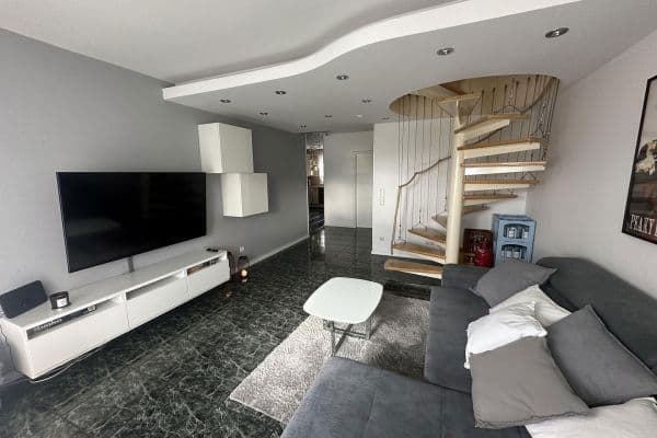 Pronájem bytu 4+1 108 m², Ludwigshafen Pronájem bytu 4+1 108 m², Ludwigshafen