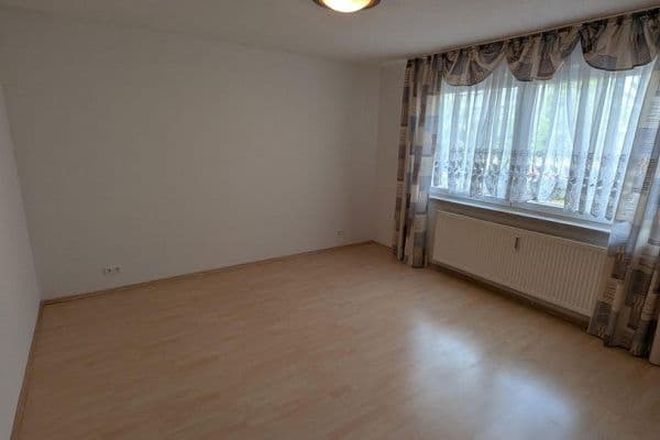 Pronájem bytu 3+1 90 m², Waschmühle, Kaiserslautern Pronájem bytu 3+1 90 m², Waschmühle, Kaiserslautern