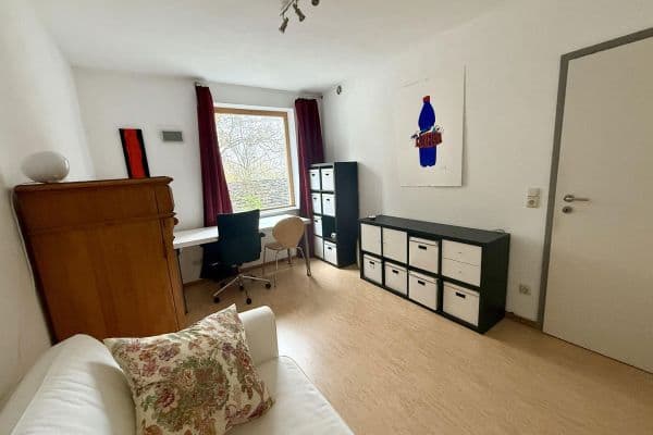 Pronájem bytu 12 m², Stuttgart, Bádensko-Württembersko Pronájem bytu 12 m², Stuttgart, Bádensko-Württembersko