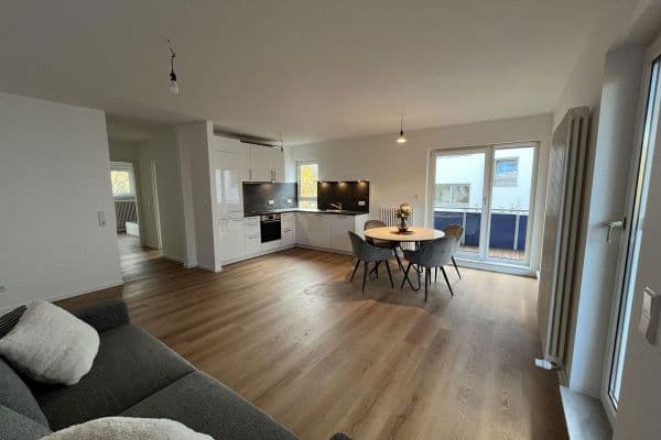 Pronájem bytu 2+1 65 m², Schongauerstraße 3, Wiesbaden Pronájem bytu 2+1 65 m², Schongauerstraße 3, Wiesbaden