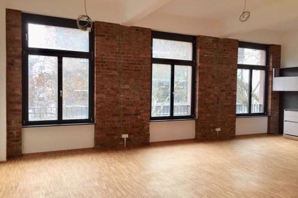 Pronájem bytu 2+1 81 m², Hanauer Landstrasse 155, Frankfurt, Hessen Pronájem bytu 2+1 81 m², Hanauer Landstrasse 155, Frankfurt, Hessen