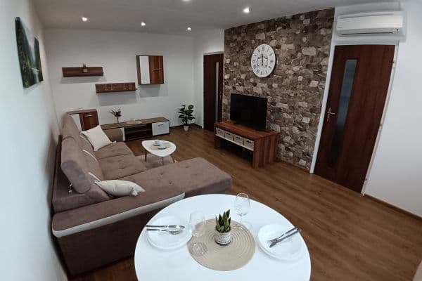 Pronájem bytu 2+1 43 m², Gabčíkova, Bratislava Pronájem bytu 2+1 43 m², Gabčíkova, Bratislava