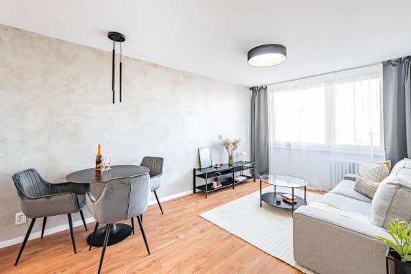 Prodej bytu 2+kk 46 m², Vlastina, Praha Prodej bytu 2+kk 46 m², Vlastina, Praha