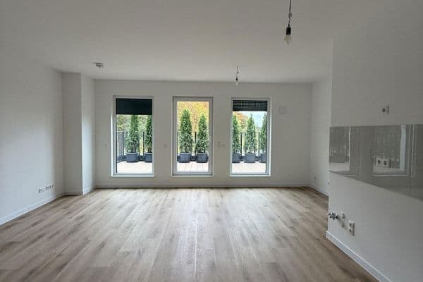 Pronájem bytu 4+1 107 m², Alt-Biesdorf 49A, Berlin, Berlín Pronájem bytu 4+1 107 m², Alt-Biesdorf 49A, Berlin, Berlín