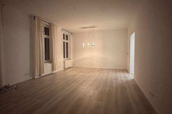 Pronájem bytu 3+1 105 m², Märkische Str. 40, Düsseldorf Pronájem bytu 3+1 105 m², Märkische Str. 40, Düsseldorf