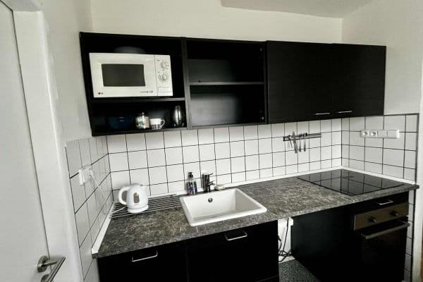 Pronájem bytu 3+1 55 m², Hrusická, Hlavní město Praha Pronájem bytu 3+1 55 m², Hrusická, Hlavní město Praha