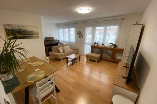 Pronájem bytu 3+kk 73 m², Markovická, Hradec Králové Pronájem bytu 3+kk 73 m², Markovická, Hradec Králové