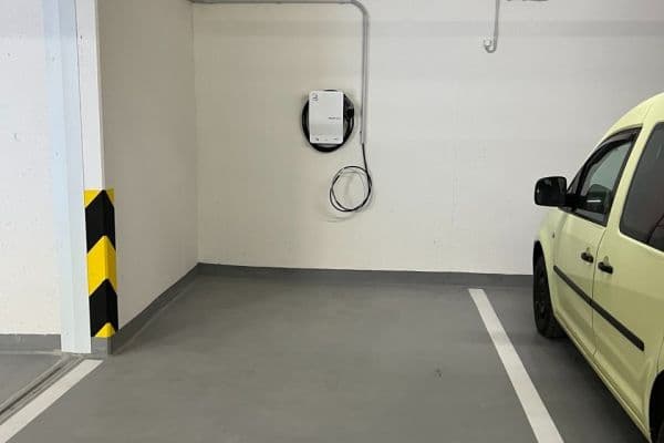 Pronájem garáže 12 m², Lučištníků, Praha Pronájem garáže 12 m², Lučištníků, Praha