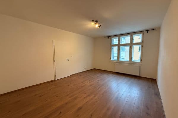 Pronájem bytu 2+kk 56 m², Průmyslová, Hradec Králové Pronájem bytu 2+kk 56 m², Průmyslová, Hradec Králové