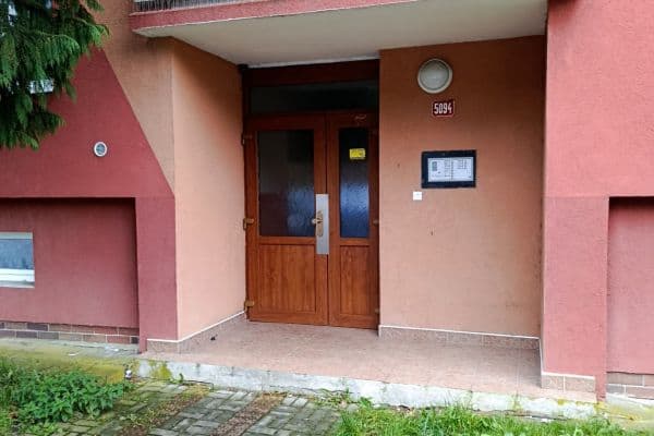 Prodej bytu 3+1 75 m², Školní pěšina, Chomutov Prodej bytu 3+1 75 m², Školní pěšina, Chomutov