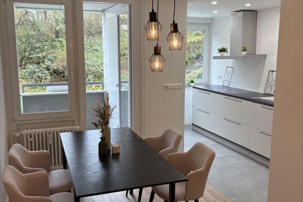 Prodej bytu 4+kk 106 m², Grünewaldstraße 57, Nürtingen Prodej bytu 4+kk 106 m², Grünewaldstraße 57, Nürtingen