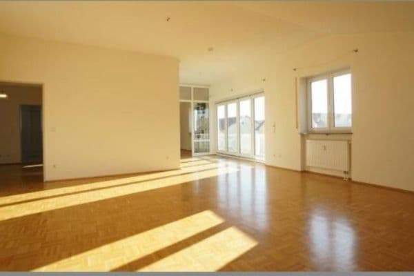 Pronájem bytu 3+1 127 m², Abbachstr. 17, München, Bavorsko Pronájem bytu 3+1 127 m², Abbachstr. 17, München, Bavorsko