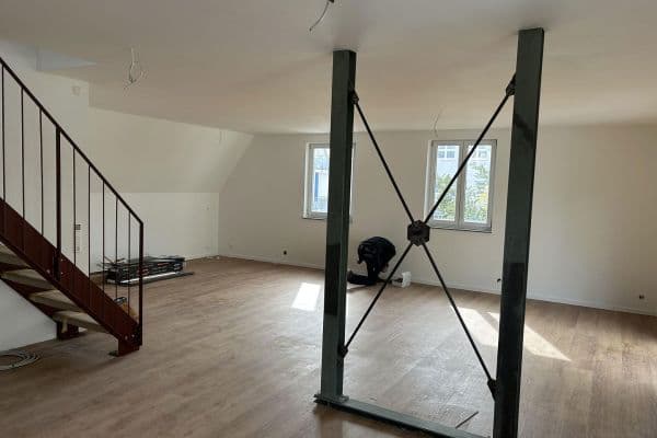 Pronájem bytu 4+kk 128 m², Fronbergstraße 4, Kirchheim am Neckar Pronájem bytu 4+kk 128 m², Fronbergstraße 4, Kirchheim am Neckar