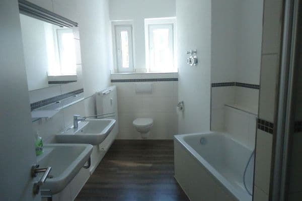 Pronájem bytu 3+1 86 m², Äußere Plauensche Str.5, Zwickau Pronájem bytu 3+1 86 m², Äußere Plauensche Str.5, Zwickau