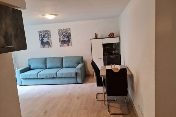 Pronájem bytu 2+1 60 m², Düsseldorf, Severní Porýní-Vestfálsko Pronájem bytu 2+1 60 m², Düsseldorf, Severní Porýní-Vestfálsko