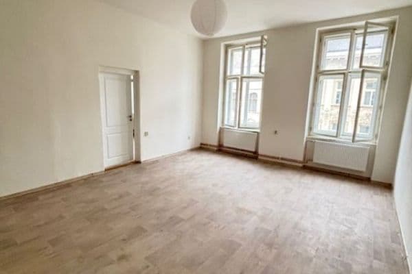 Pronájem bytu 3+1 104 m², Antonína Slavíka, Brno Pronájem bytu 3+1 104 m², Antonína Slavíka, Brno