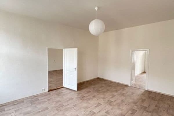 Pronájem bytu 3+1 104 m², Antonína Slavíka, Brno Pronájem bytu 3+1 104 m², Antonína Slavíka, Brno