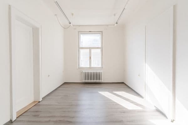 Pronájem kanceláře 20 m², Dvořákova, Brno Pronájem kanceláře 20 m², Dvořákova, Brno
