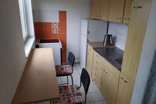 Pronájem bytu 1+kk 30 m², Bednářova, Brno Pronájem bytu 1+kk 30 m², Bednářova, Brno
