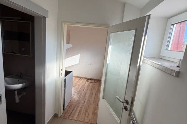 Pronájem bytu 1+kk 27 m², Rebešovická, Brno Pronájem bytu 1+kk 27 m², Rebešovická, Brno
