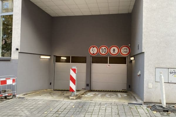 Pronájem garáže 15 m², Kloboučnická, Hlavní město Praha Pronájem garáže 15 m², Kloboučnická, Hlavní město Praha