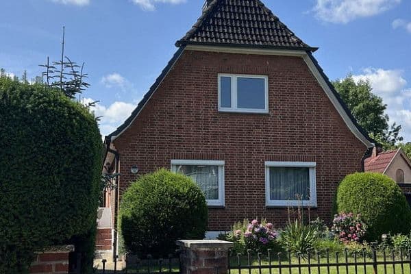 Prodej domu 130 m², pozemek 892 m², Hamburg Prodej domu 130 m², pozemek 892 m², Hamburg