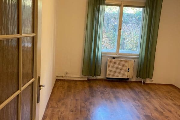 Pronájem bytu 2+kk 55 m², Šrobárova, Praha Pronájem bytu 2+kk 55 m², Šrobárova, Praha