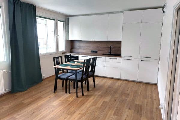 Pronájem bytu 3+kk 56 m², Kaplická, Praha Pronájem bytu 3+kk 56 m², Kaplická, Praha