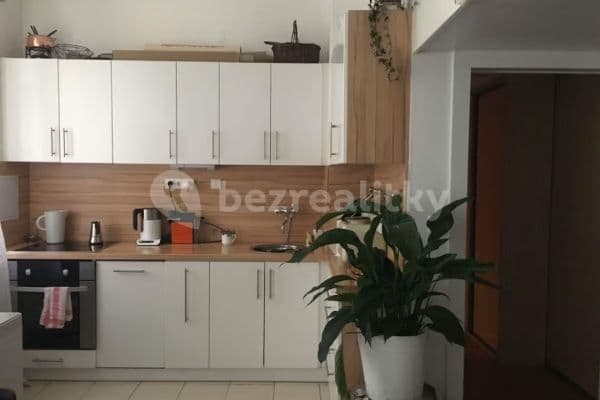 Prodej bytu 2+kk 50 m², Bubenská, Praha Prodej bytu 2+kk 50 m², Bubenská, Praha