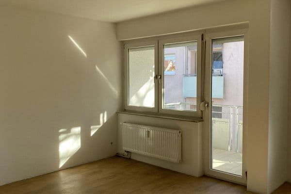 Pronájem bytu 3+1 80 m², Neuhausen Pronájem bytu 3+1 80 m², Neuhausen