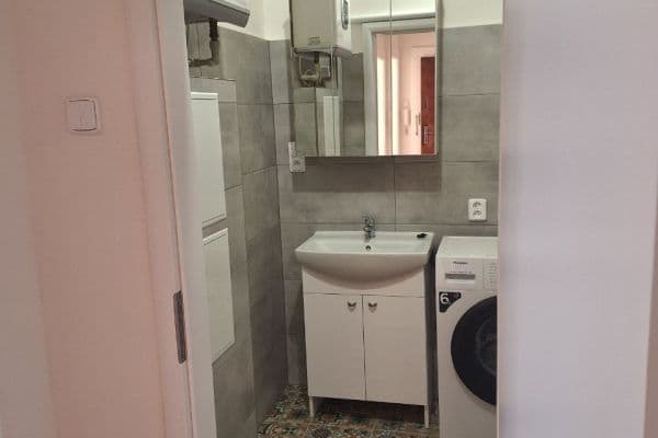 Pronájem bytu 2+kk 50 m², Černokostelecká, Hlavní město Praha Pronájem bytu 2+kk 50 m², Černokostelecká, Hlavní město Praha