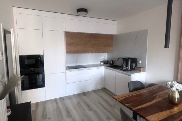 Pronájem bytu 2+kk 62 m², 102. pluku, Benešov Pronájem bytu 2+kk 62 m², 102. pluku, Benešov