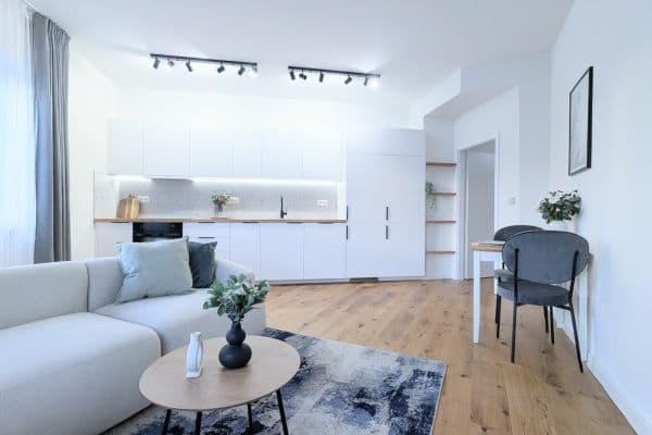 Prodej bytu 2+kk 59 m², Petrohradská, Praha Prodej bytu 2+kk 59 m², Petrohradská, Praha