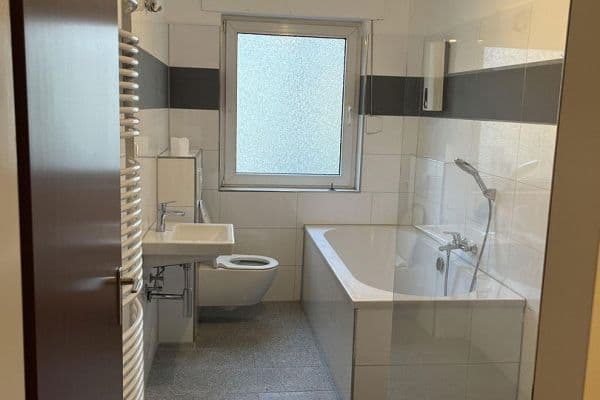 Pronájem bytu 2+1 72 m², Buddestraße 14, Essen Pronájem bytu 2+1 72 m², Buddestraße 14, Essen