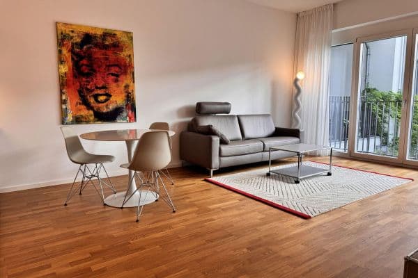 Pronájem bytu 2+1 77 m², Pariser Straße 23, Berlin, Berlín Pronájem bytu 2+1 77 m², Pariser Straße 23, Berlin, Berlín