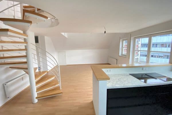 Pronájem bytu 4+kk 109 m², Lederstrasse 120, Reutlingen, Bádensko-Württembersko Pronájem bytu 4+kk 109 m², Lederstrasse 120, Reutlingen, Bádensko-Württembersko