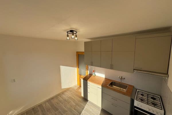 Pronájem bytu 3+1 74 m², Nad Plovárnou, Jihlava, Kraj Vysočina Pronájem bytu 3+1 74 m², Nad Plovárnou, Jihlava, Kraj Vysočina