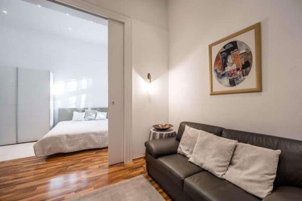 Pronájem bytu 1+1 35 m², Hopplaweg 12, Stuttgart Pronájem bytu 1+1 35 m², Hopplaweg 12, Stuttgart