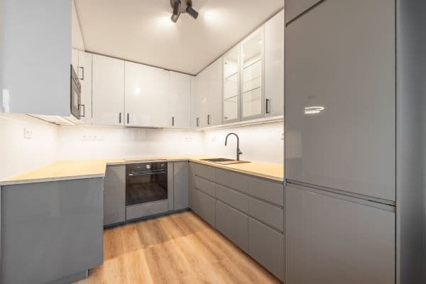 Prodej bytu 3+1 77 m², Prosecká, Hlavní město Praha Prodej bytu 3+1 77 m², Prosecká, Hlavní město Praha