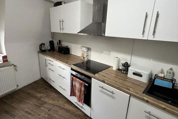 Prodej bytu 4+1 100 m², Brücknerstr. 3, Zirndorf Prodej bytu 4+1 100 m², Brücknerstr. 3, Zirndorf