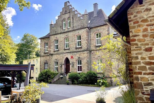 Prodej bytu 4+1 190 m², Wuppertal Prodej bytu 4+1 190 m², Wuppertal