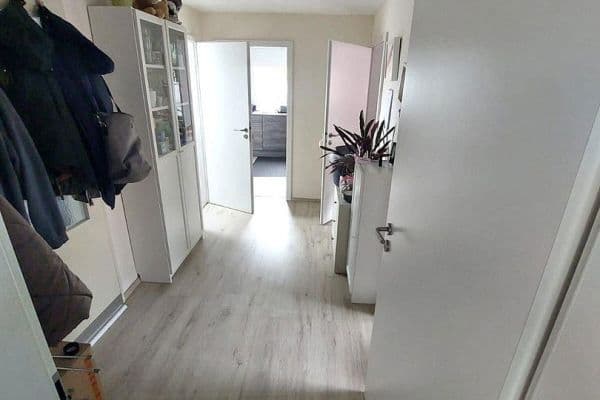 Pronájem bytu 3+1 52 m², Düstergasse, Remscheid Pronájem bytu 3+1 52 m², Düstergasse, Remscheid