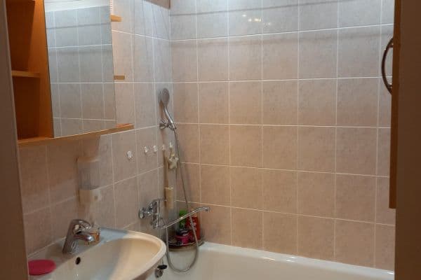 Pronájem bytu 1+1 35 m², Kojetická, Neratovice Pronájem bytu 1+1 35 m², Kojetická, Neratovice