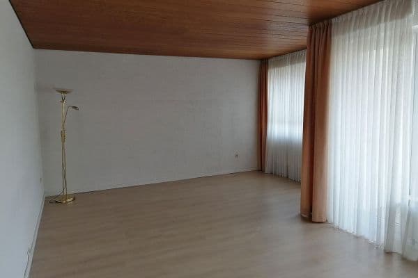 Pronájem bytu 3+1 80 m², Unstrutstrasse 12, Braunschweig, Dolní Sasko Pronájem bytu 3+1 80 m², Unstrutstrasse 12, Braunschweig, Dolní Sasko