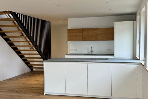 Pronájem bytu 5+1 135 m², Happinger Straße 66, Rosenheim, Bavorsko Pronájem bytu 5+1 135 m², Happinger Straße 66, Rosenheim, Bavorsko